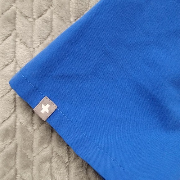 FIGS Technical Scrubs Top Womens XS Solid Blue Casma 3-pocket Scrub Top FW1100 - Picture 6 of 10